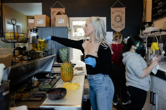 《算法浪潮中的职业抉择:技术极客的生存法则与破局之道》 IT技术