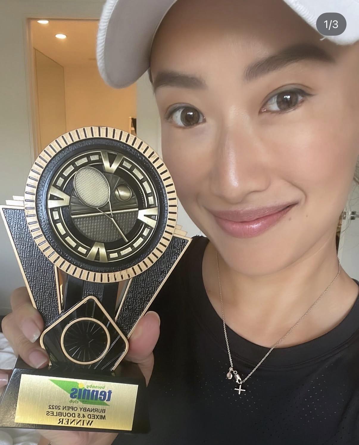  业余网球赛场的冠军密码：谢婷婷的技术拆解与训练体系 体育新闻