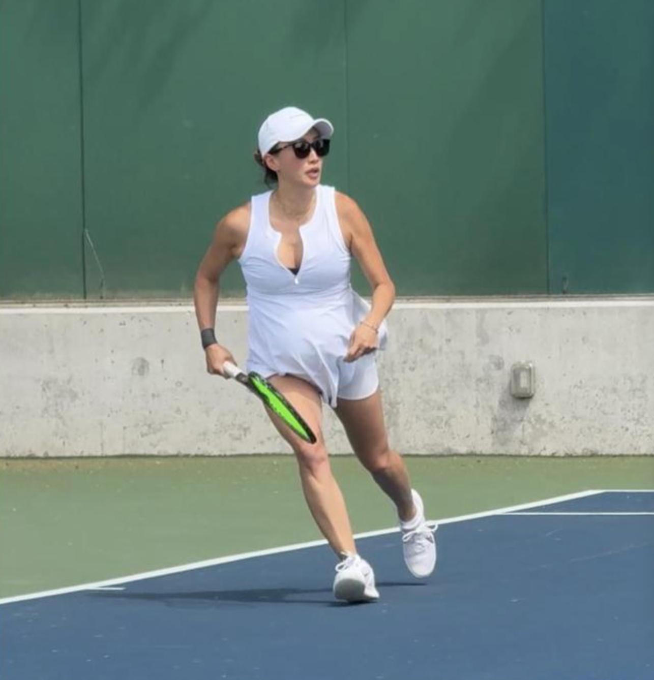  业余网球赛场的冠军密码：谢婷婷的技术拆解与训练体系 体育新闻