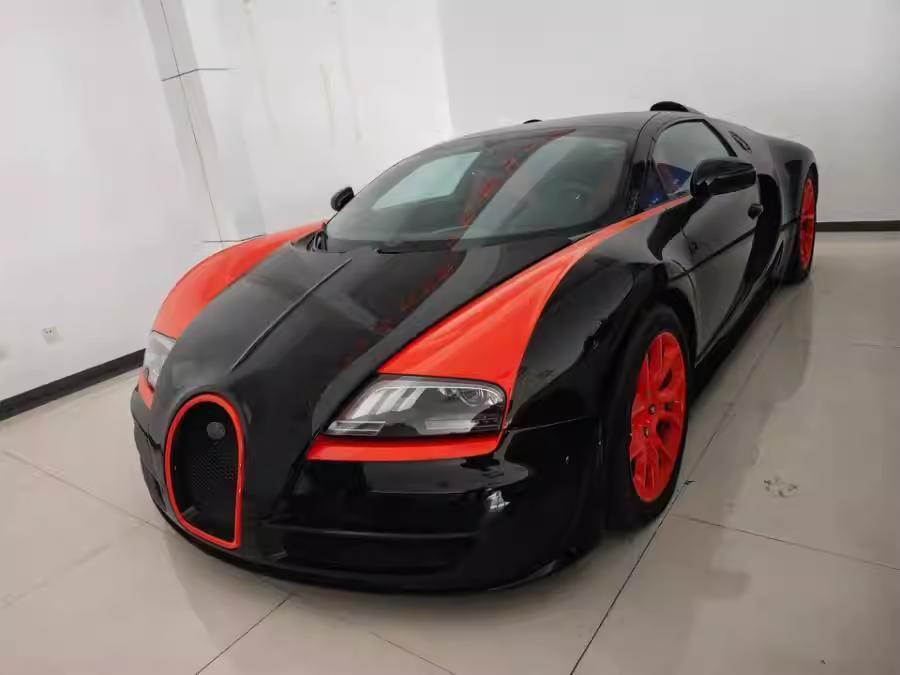  稀世超跑命运多舛，布加迪威航世界纪录版再度法拍；身份缺失引发广泛关注。 汽车科技