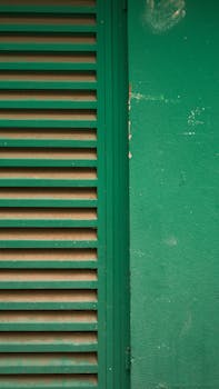 昔日催收巨头陷入债务困境;永雄集团面临银行与创始人双重追讨;公司公告详解诉讼情况。 股票财经 昔日催收巨头陷入债务困境;永雄集团面临银行与创始人双重追讨;公司公告详解诉讼情况。 股票财经