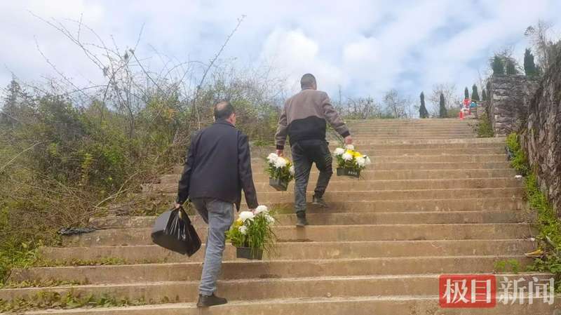 深山振兴的时代命题：放弃百万年薪的村书记，留下了什么？