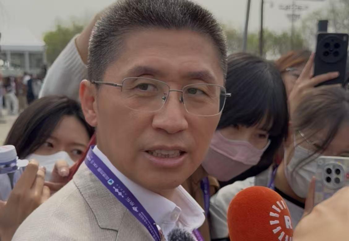  从机器人半马夺冠到液冷服务器涨停：一场技术跃迁背后的估值重构 股票财经